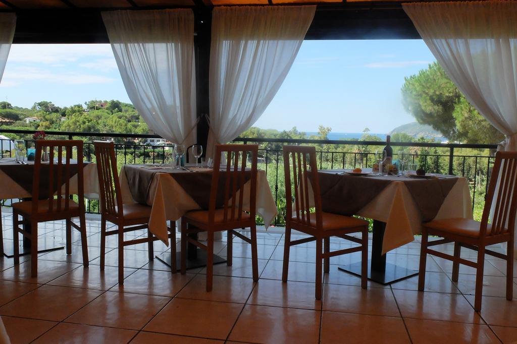 Hotel Villa Giulia Порт-Аццурро Экстерьер фото