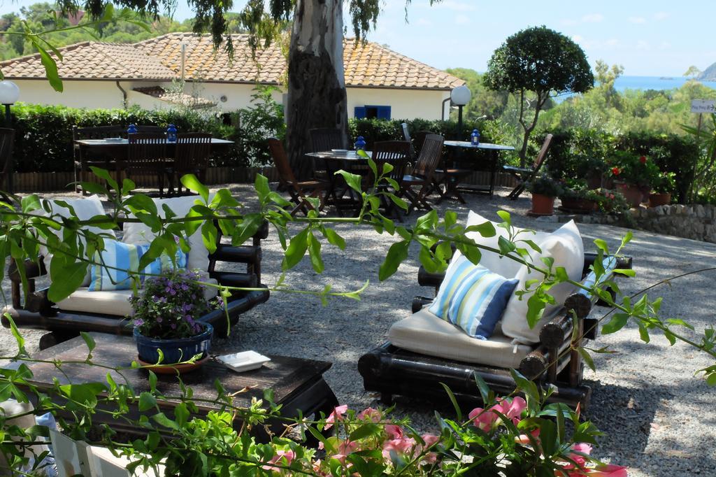 Hotel Villa Giulia Порт-Аццурро Экстерьер фото